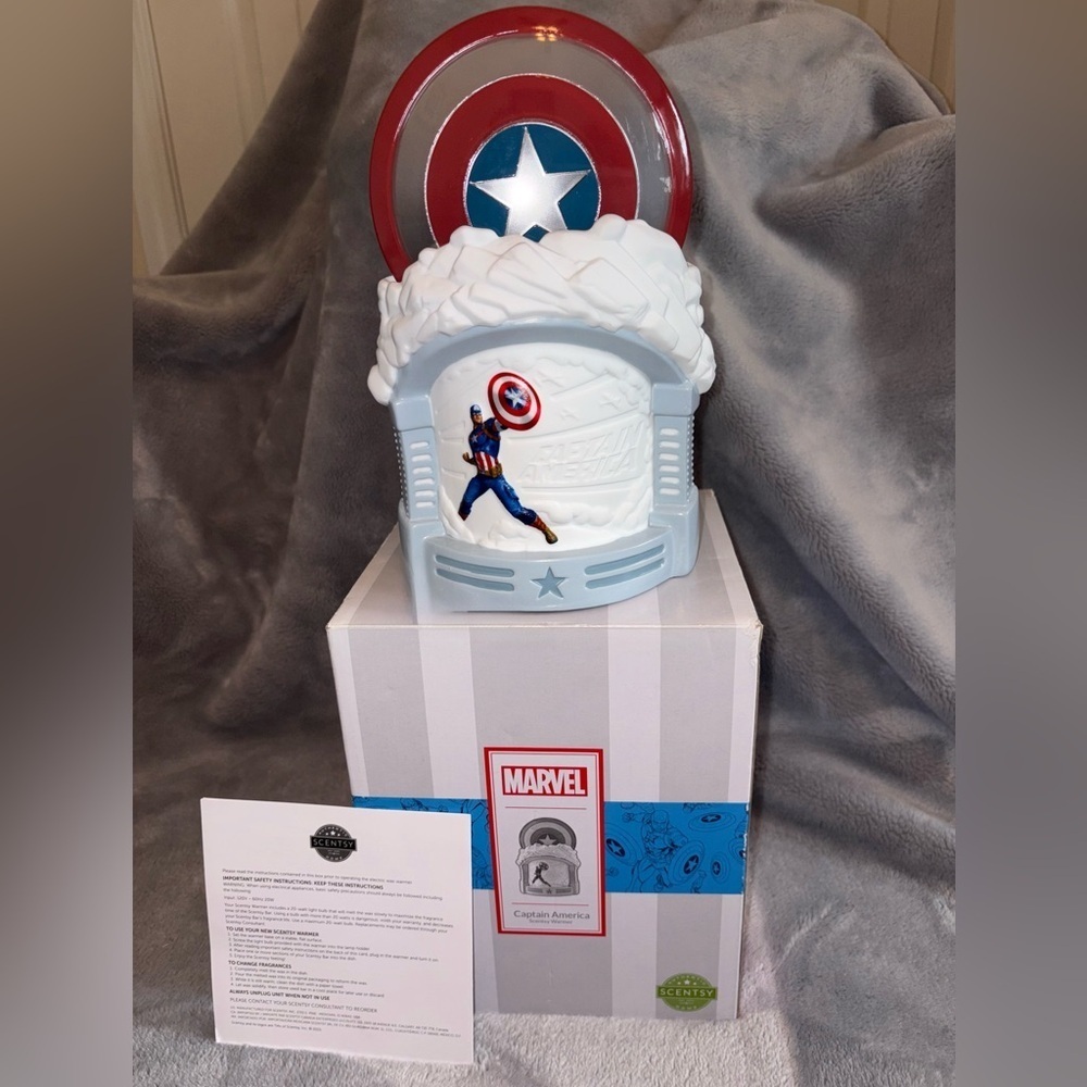 Captain America
Scentsy Warmer LIMITED NEW IN BOX